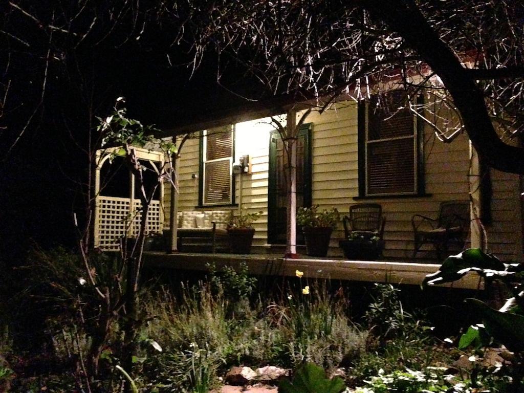 Sinnamons Cottage Maldon Room photo